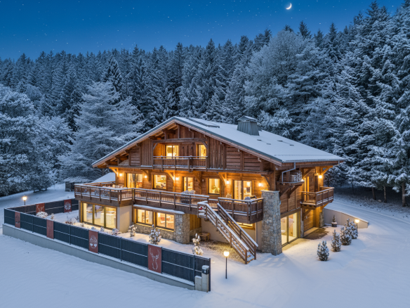 Exceptional Contemporary Chalet: Swimming Pool, Sauna, and Hammam
