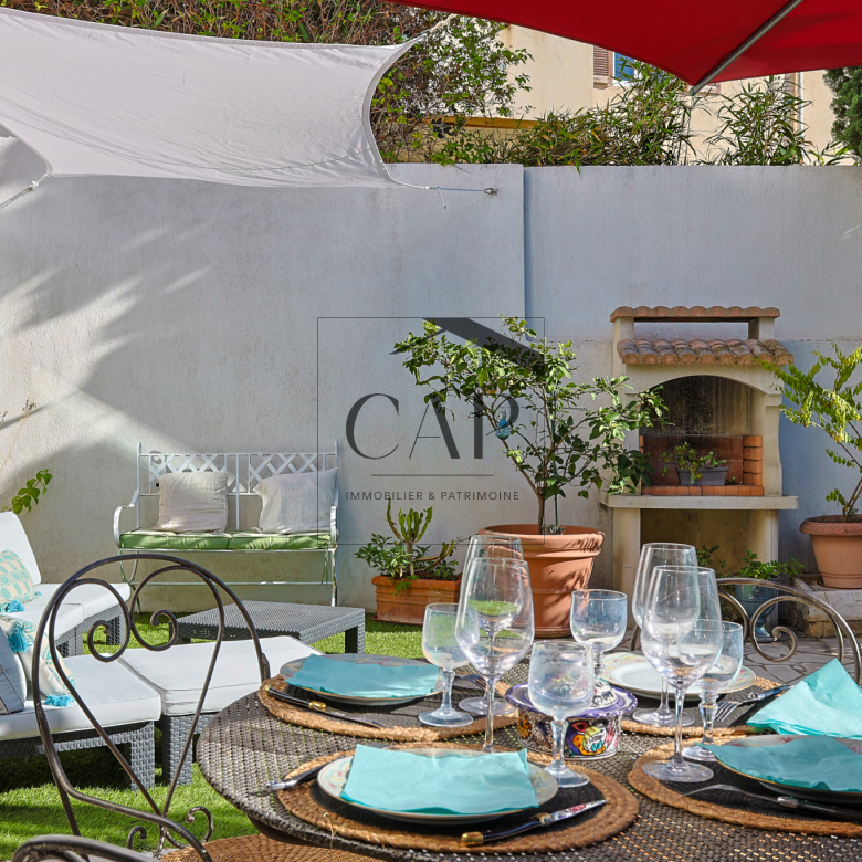 ENSEMBLE IMMOBILIER de 470 m2 habitables AVEC GITES-PISCINE-