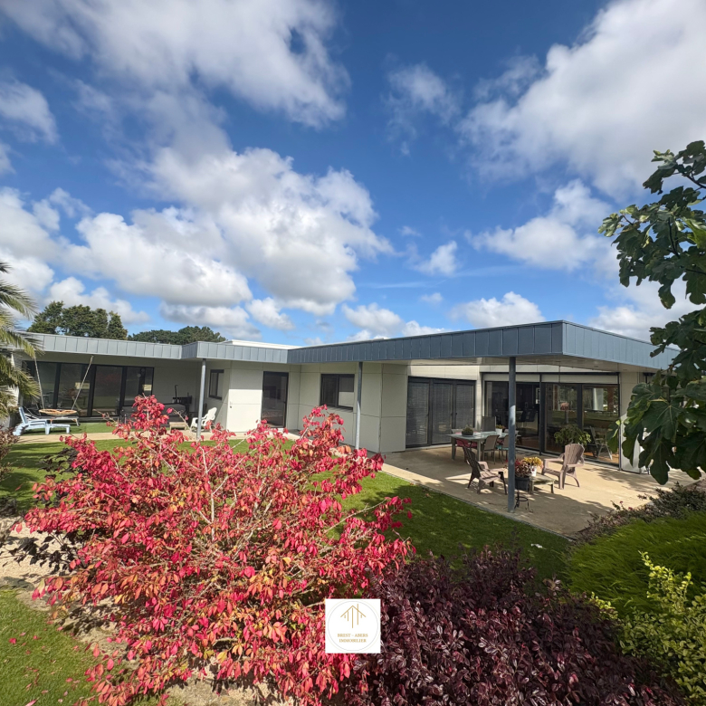 LA TURBIE/MONACO : SUPERBE VUE MER A 180o POUR CE PETIT LOTI