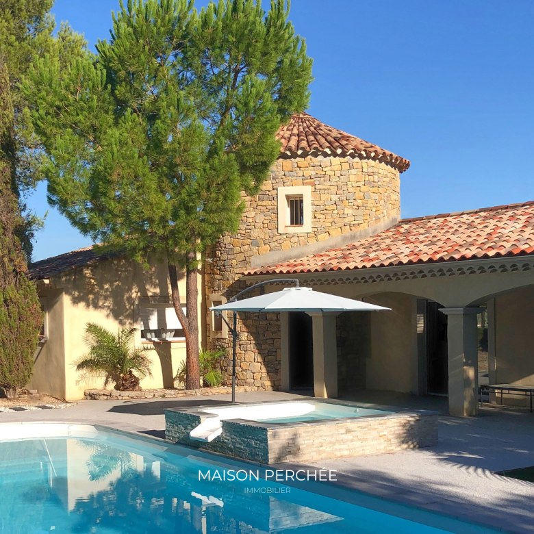 Magnifique propriété 12 pièces, 7 chambres et un appartement