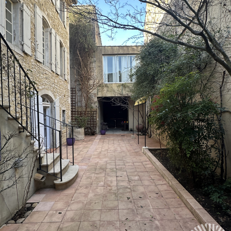 BASTIDE / HOUSE – AUBAGNE – 362 m2 on a plot of 9753 m2 –