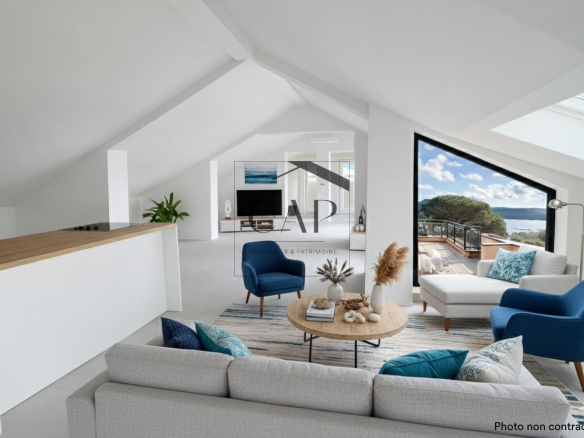 Superb 5-room rooftop apartment under the eaves – Luxury residence in