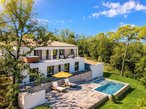 VILLA CONTEMPORAINE D’EXCEPTION – 2022 – 195,19 m2 + garage