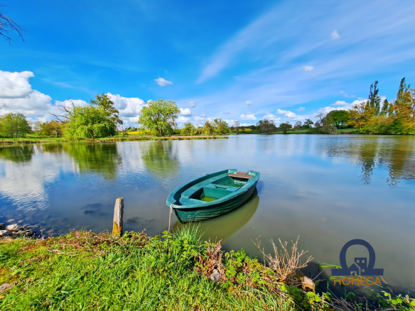 Propriété de caractère avec étang fondé en titre sur 9,4 hec