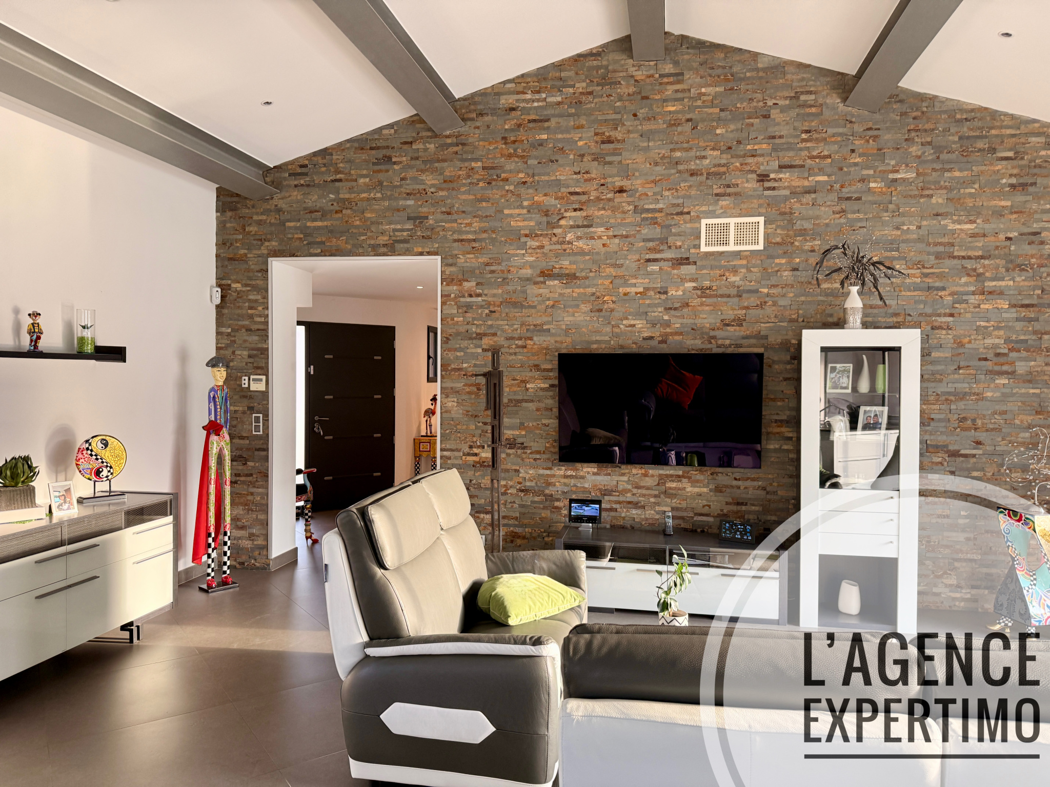 photo_d083822233e2c370dc1887205ea7dd46