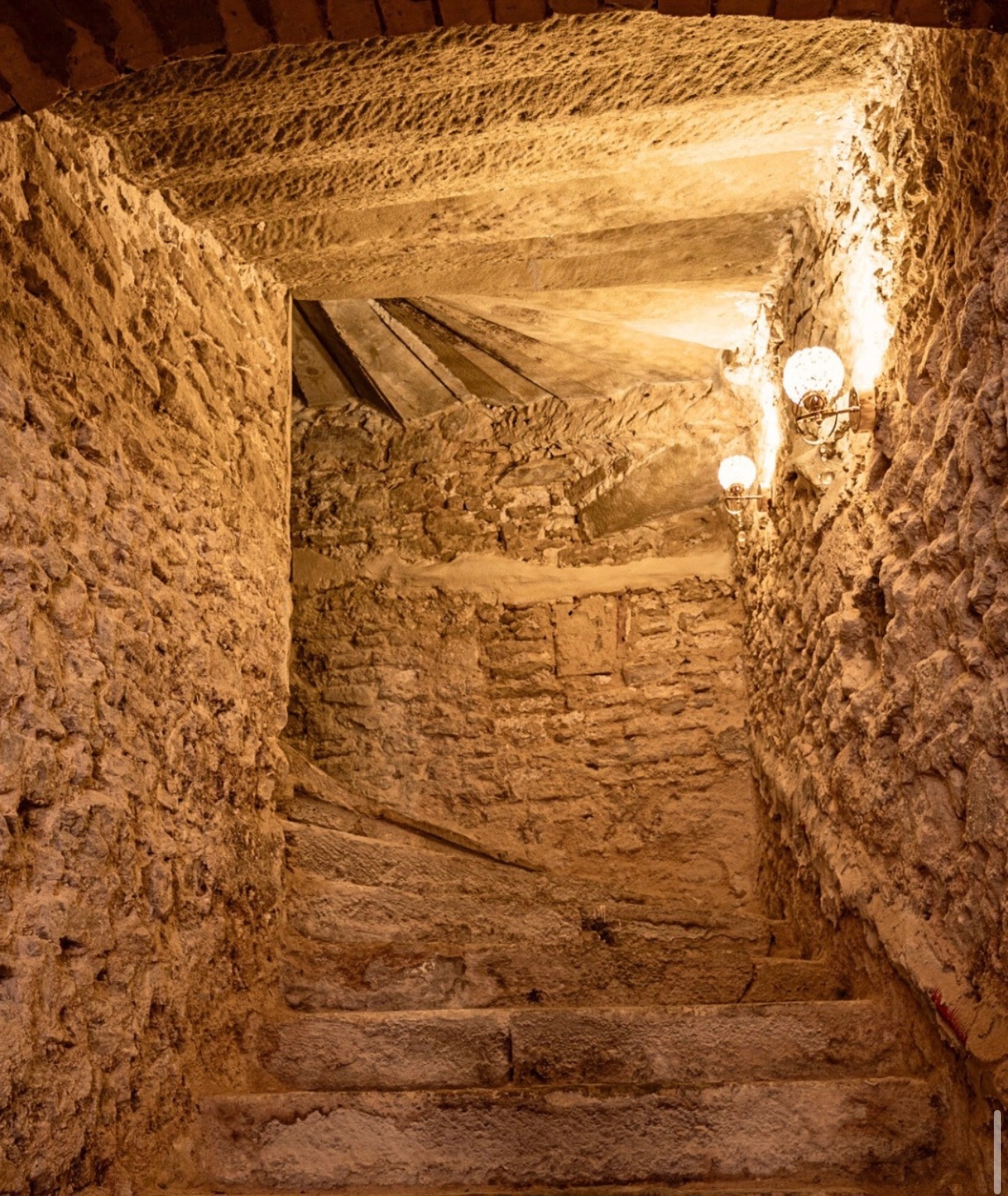 photo_436ed0a7e5c54e48da95043dc661a314