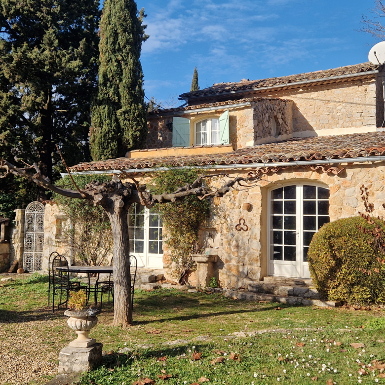 Domaine d’Exception du XVIIe Siècle – Mas en Pierre sur 6,6 ha