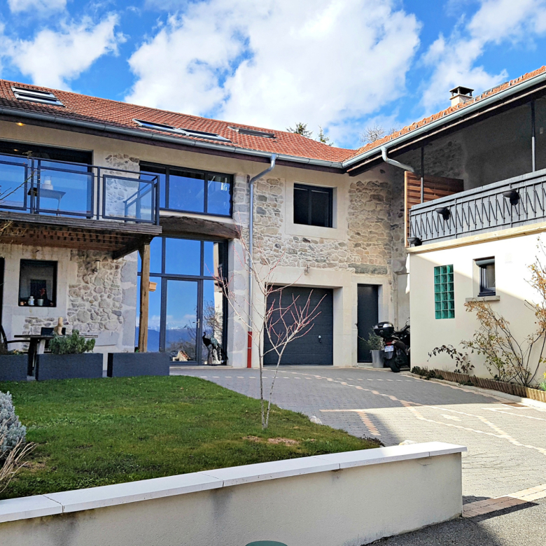 Maison 6 Pièces 216 m2