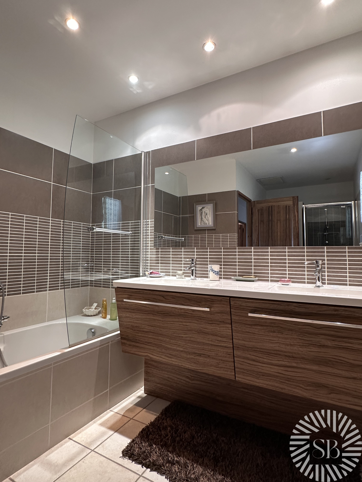 photo_a00061559d8054badde73418609e61db