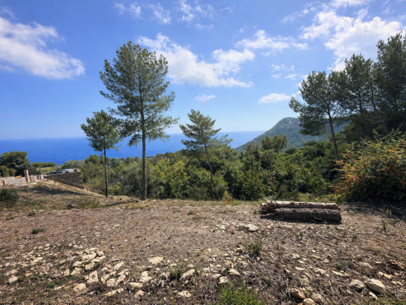 LA TURBIE/MONACO : SUPERBE VUE MER A 180o POUR CE PETIT LOTI