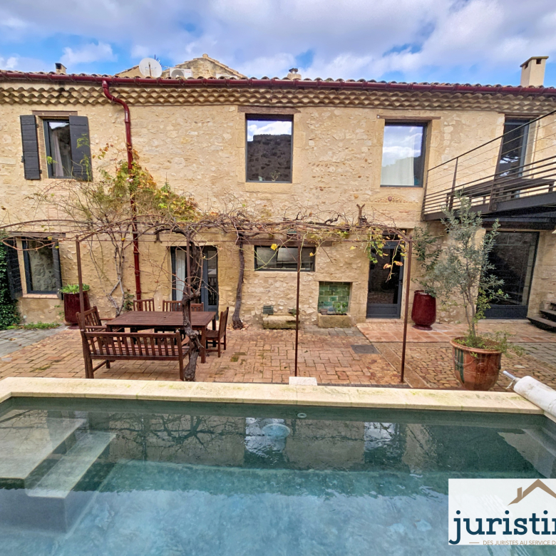 CAMBO LES BAINS – MAISON RENOVEE PISCINE VUE MONTAGNES