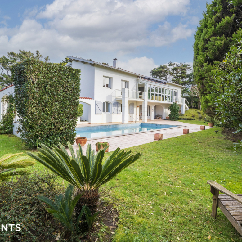 Exceptional contemporary villa – Architecture &amp; amenities