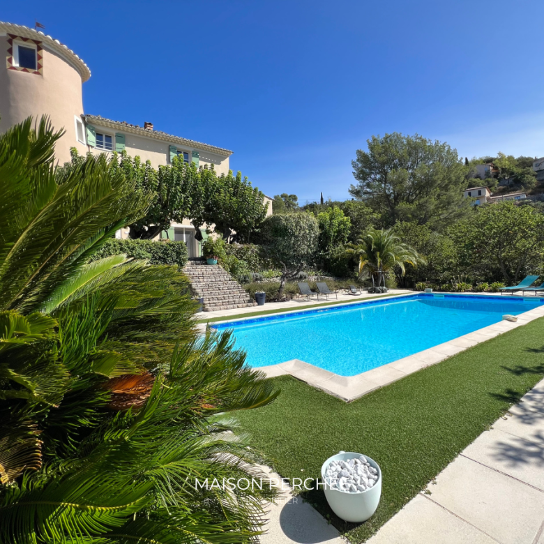 Exceptional contemporary villa – Architecture &amp; amenities