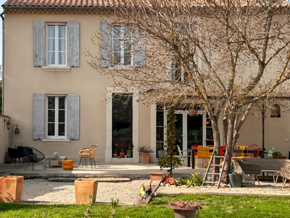 Authetique Mas provençal rénové – Parc Paysagé –   piscine e