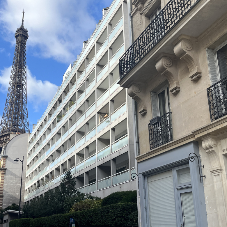 SOLE AGENT – BELLE ÉPOQUE APARTMENT WITH TERRACE – Entire 2n
