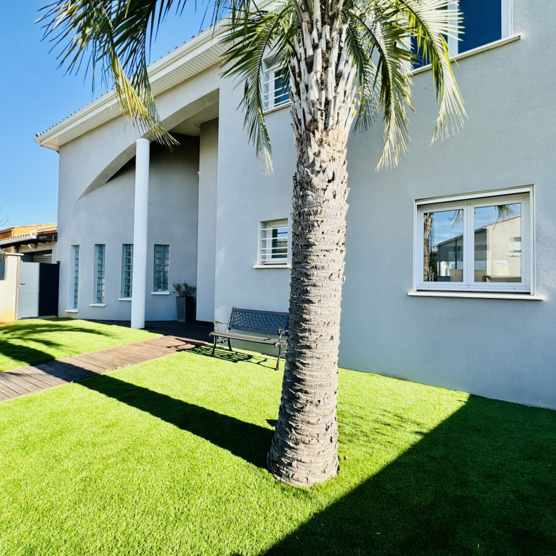 Maison d’architecte 5 pièces de plain pied Centre ville Sain