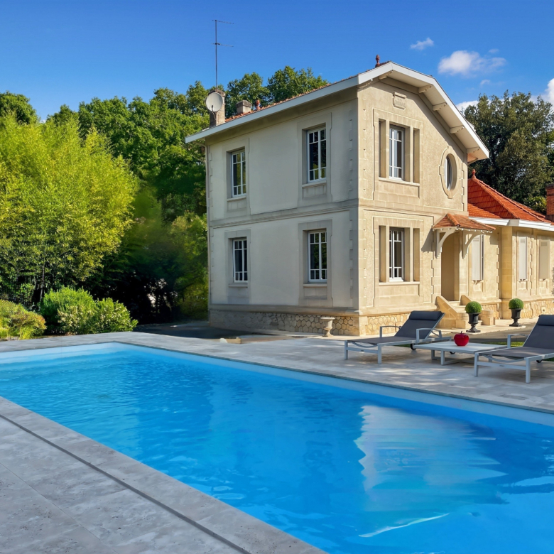 In La Rochelle, a huge house with a terrace and 4 bedrooms