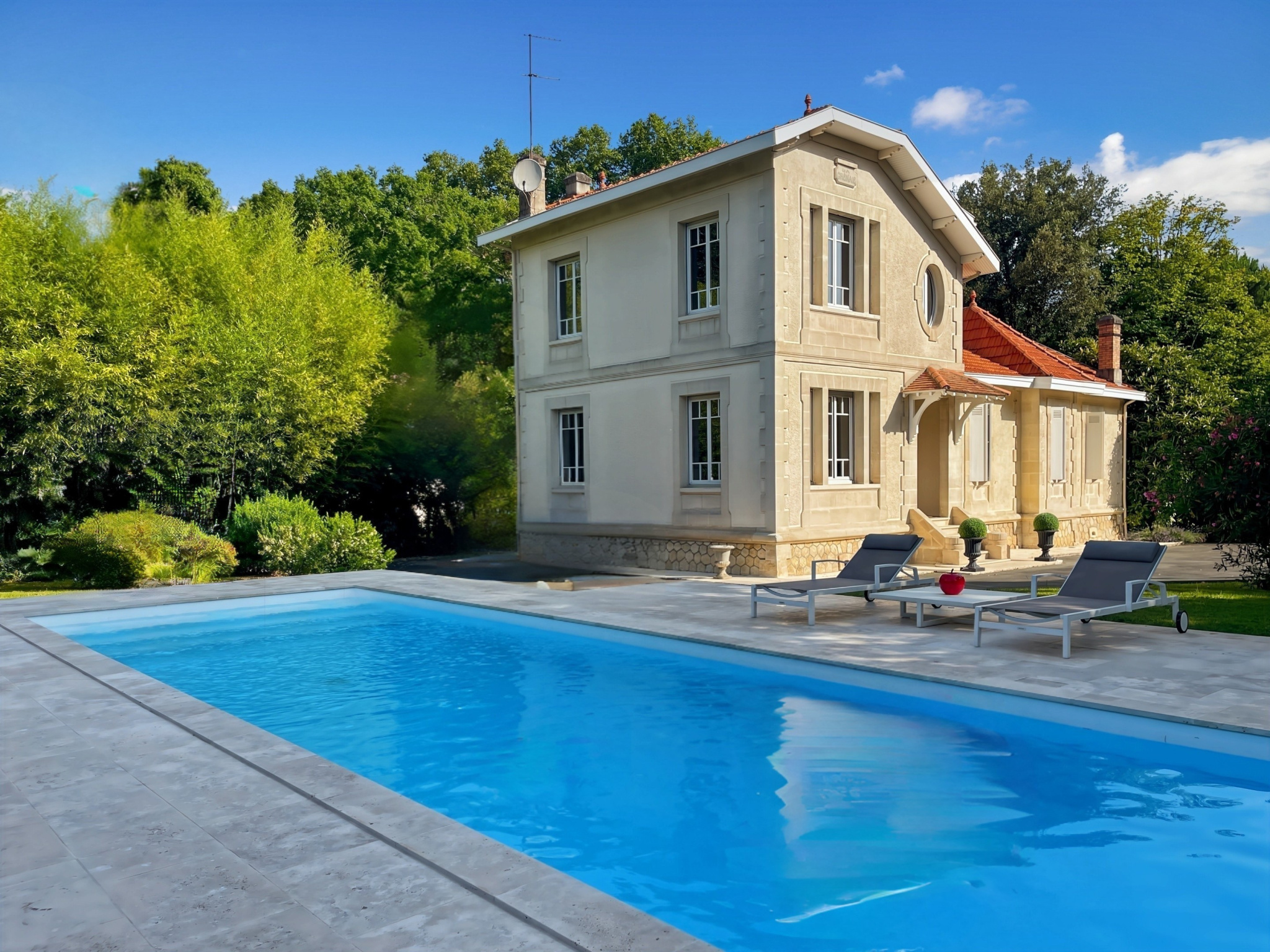 MAISON DE MAÎTRE  DE 215M2, A VENDRE, A GRADIGNAN