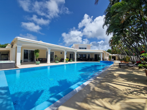 Bien d’exception à Dampierre   Vue mer & prestations haut de