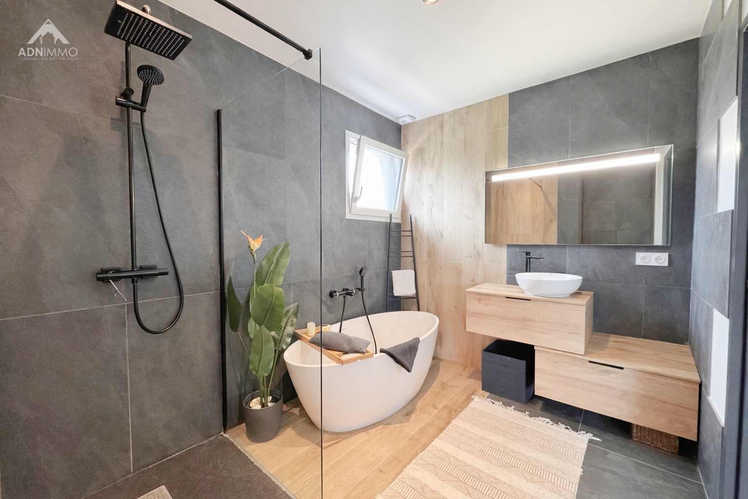 photo_04272718eb8c51ef3f8332deac37274a