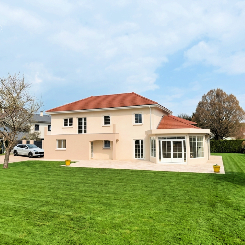 HYERES – MAGNIFICENT HOUSE IN A DOMINANT POSITION – PANORAMIC VIEW