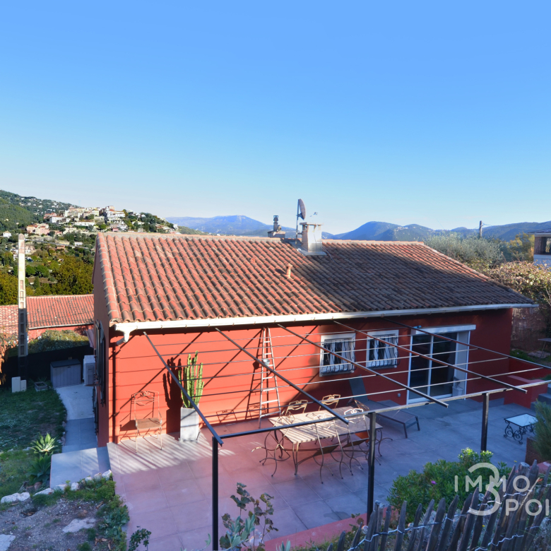 A vendre grande et belle  maison familiale avec garage et extérieur