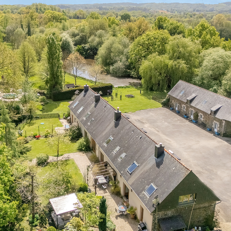 ASCAIN Renovated house with heated stone swimming pool