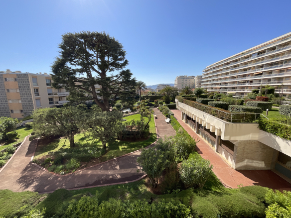 Appartement T3 de standing   Cannes, secteur Basse Californi