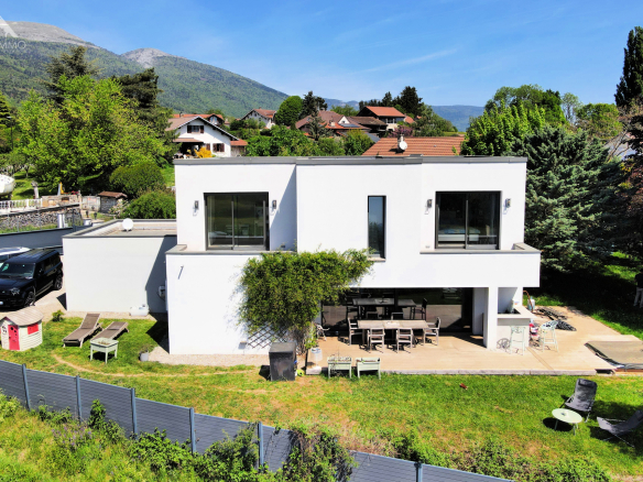 Maison 5 Pièces 166 M2