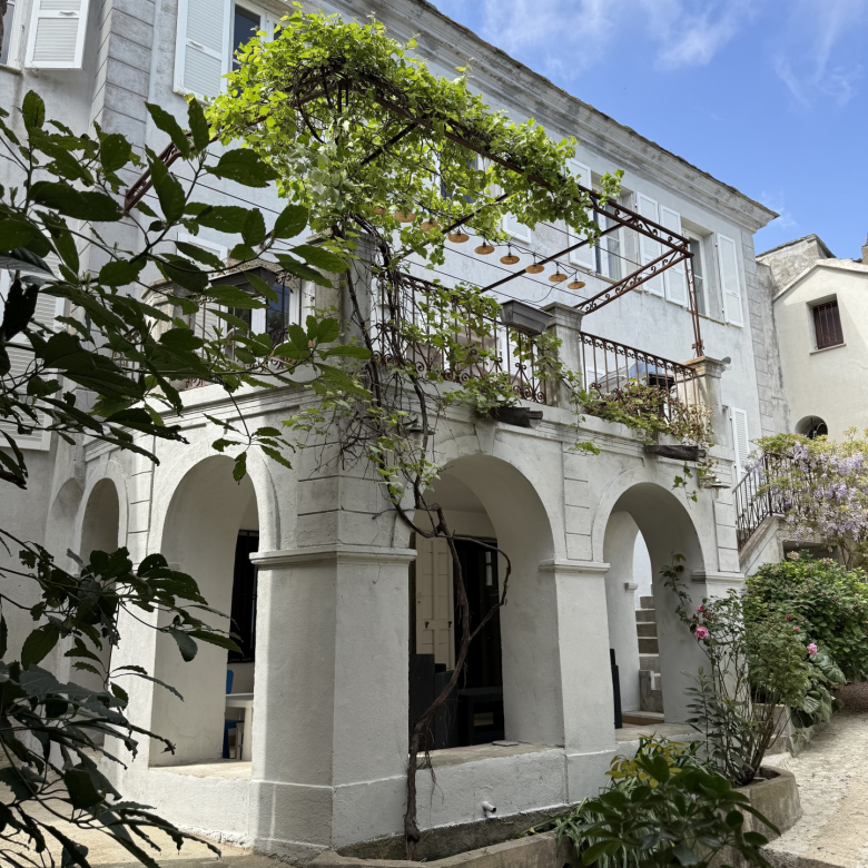Maison 6 Pièces 198 m2