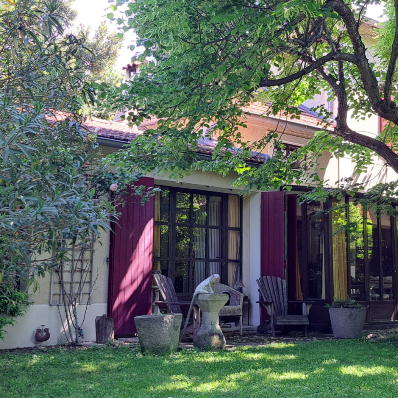 Exclusive – Sète – Post-Haussmannian apartment with garden