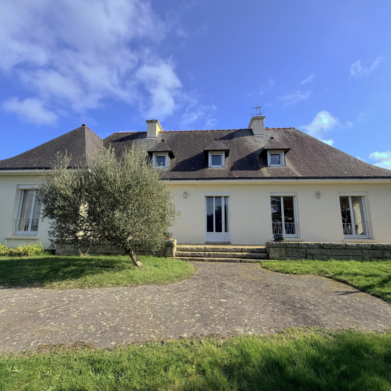 EXCLUSIVE: Characterful 8-room 17th-century residence