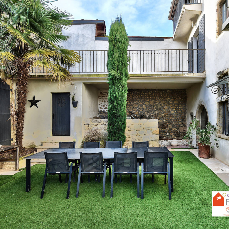 Propriété bourgeoise de 239 m2  sur terrain 1800 m2 – VUE RI