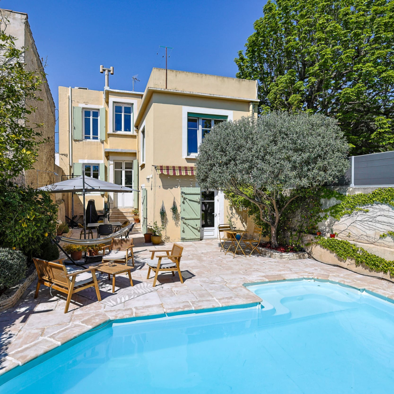 EXCLU! Maison avec vue Rhune et grand sous-sol, à deux pas d