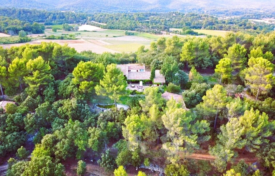 Domaine confidentiel au coeur du Luberon
