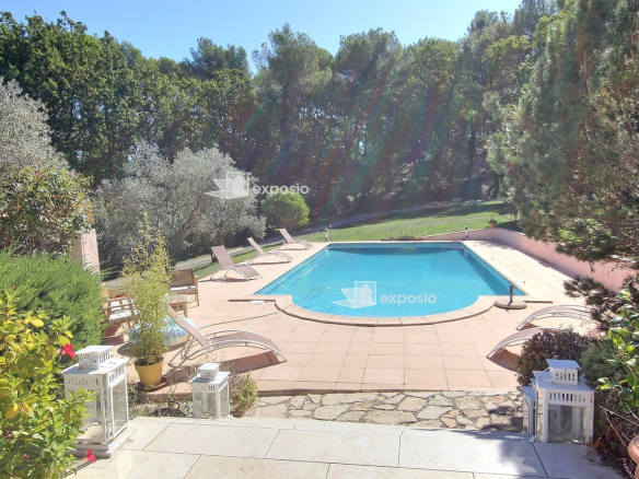 A haven of peace between Aix and Marseille. An exceptional property