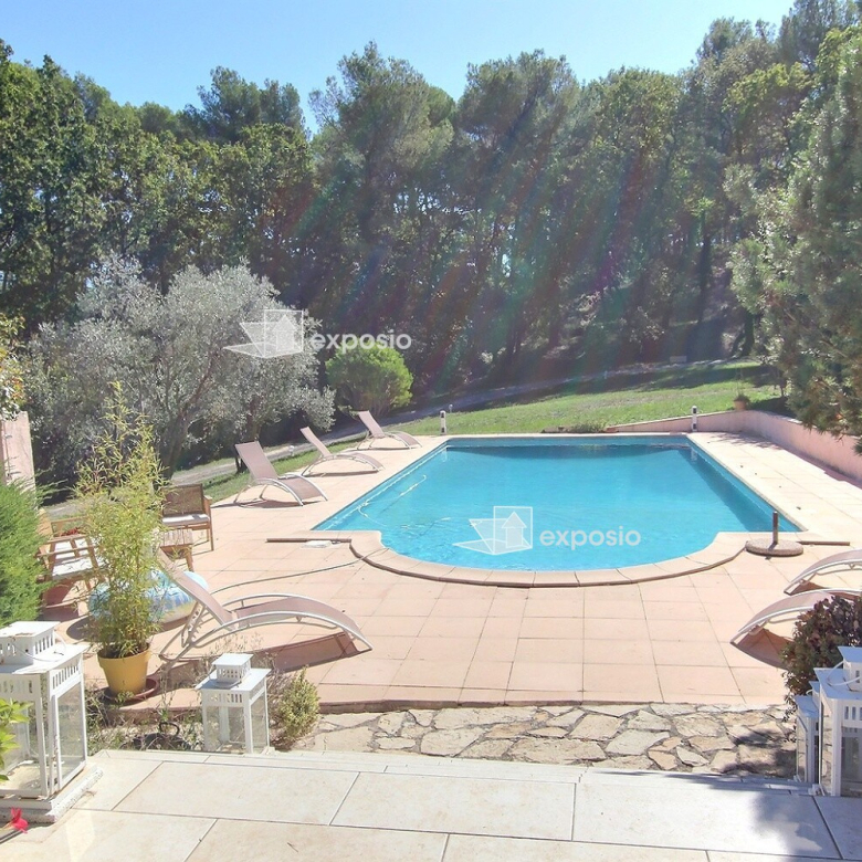 EXCEPTIONAL PROPERTY – ELEGANCE AND REFINEMENT – GORDES
