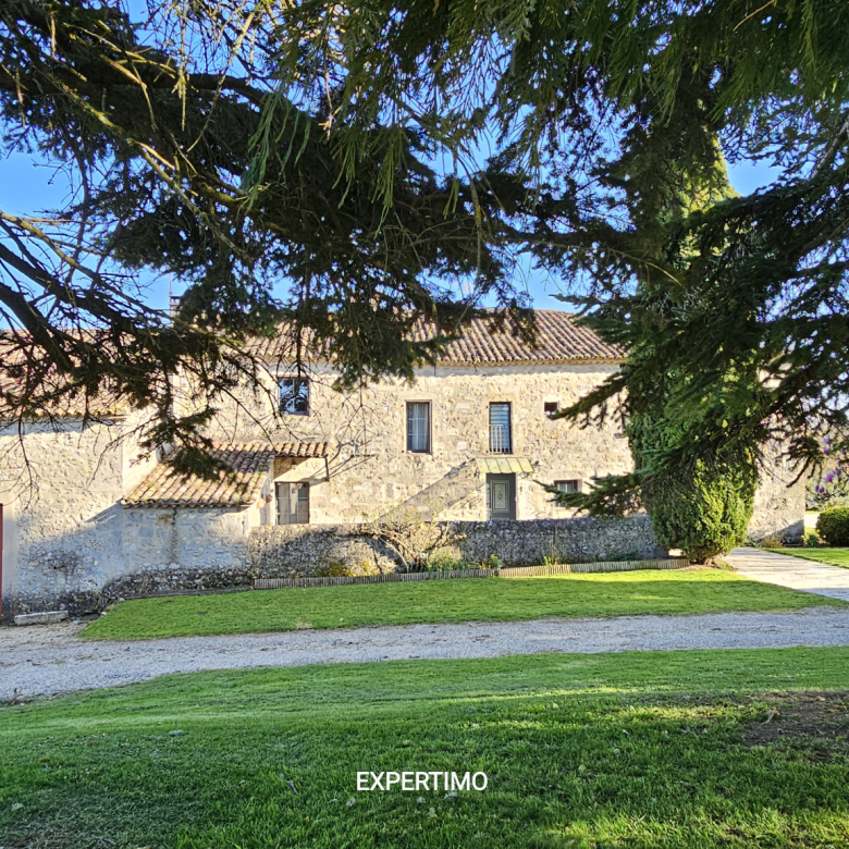 Characterful 19th-century property with panoramic views