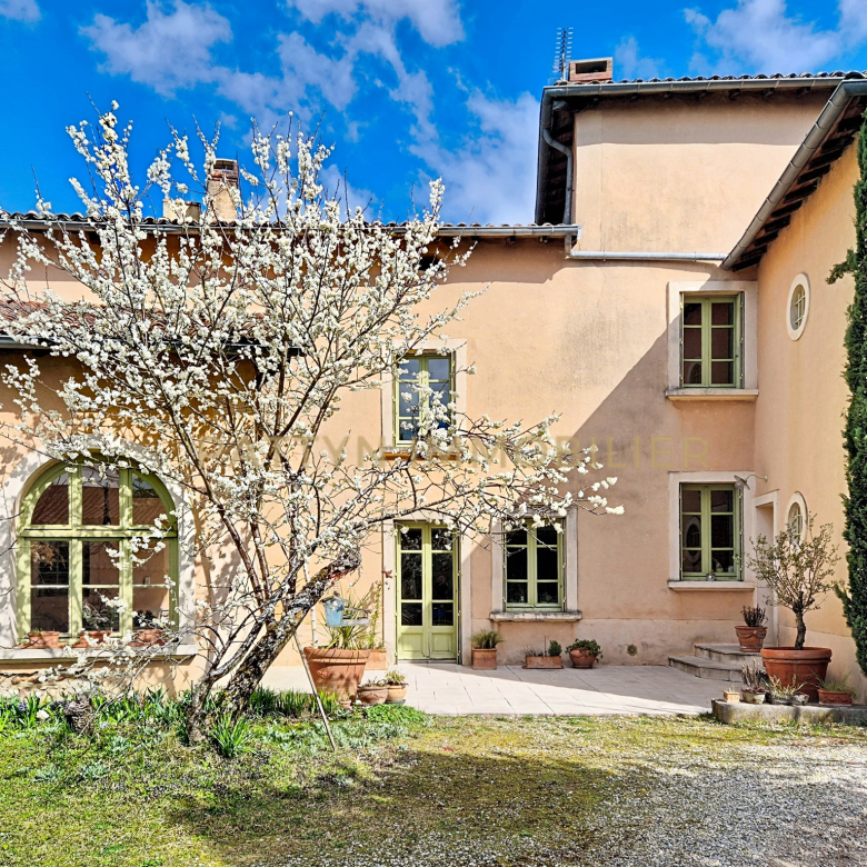 Seillans – Villa provençale 230 m² avec 4 chambres et piscine intérieure chauffée