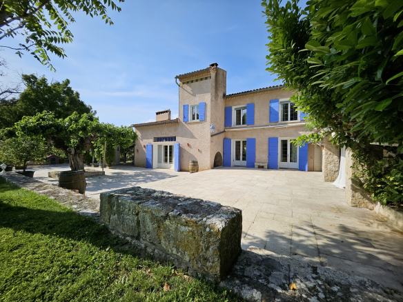 Domaine 2,2 ha | Mas XVIIe siècle & Gîte en activité