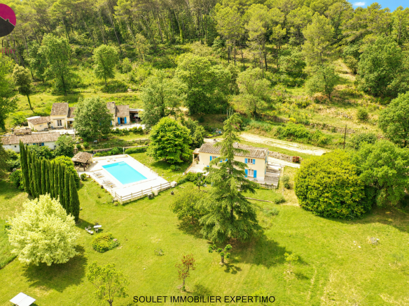 Magnifique propriété d’accueil avec tennis et piscine