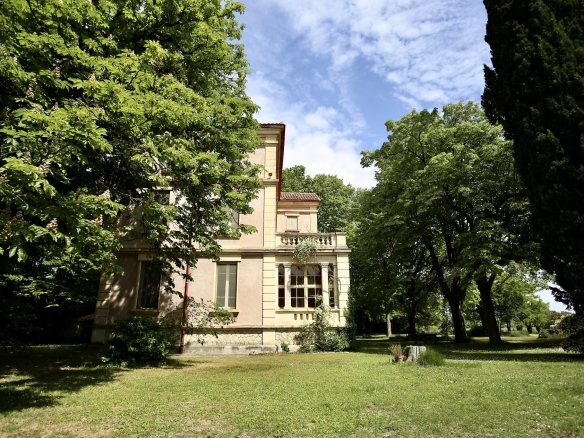 NOUVEAU, RARE, PROPRIÉTÉ 7,5 HA AVEC DEMEURE D’INSPIRATION ‘