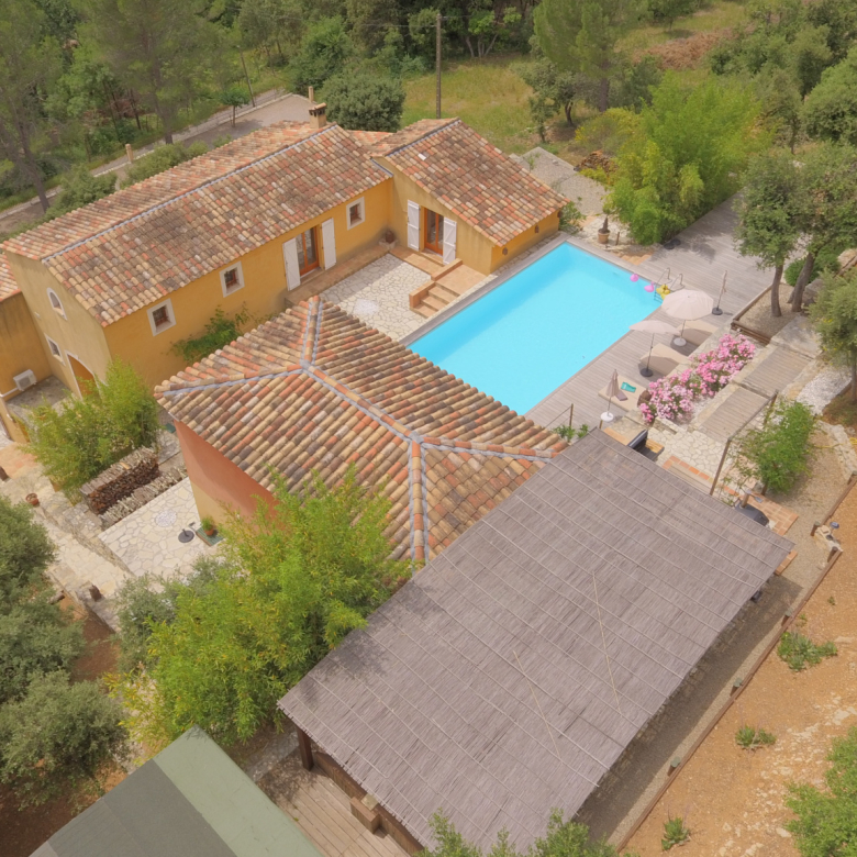 Propriété confidentielle au coeur du Luberon