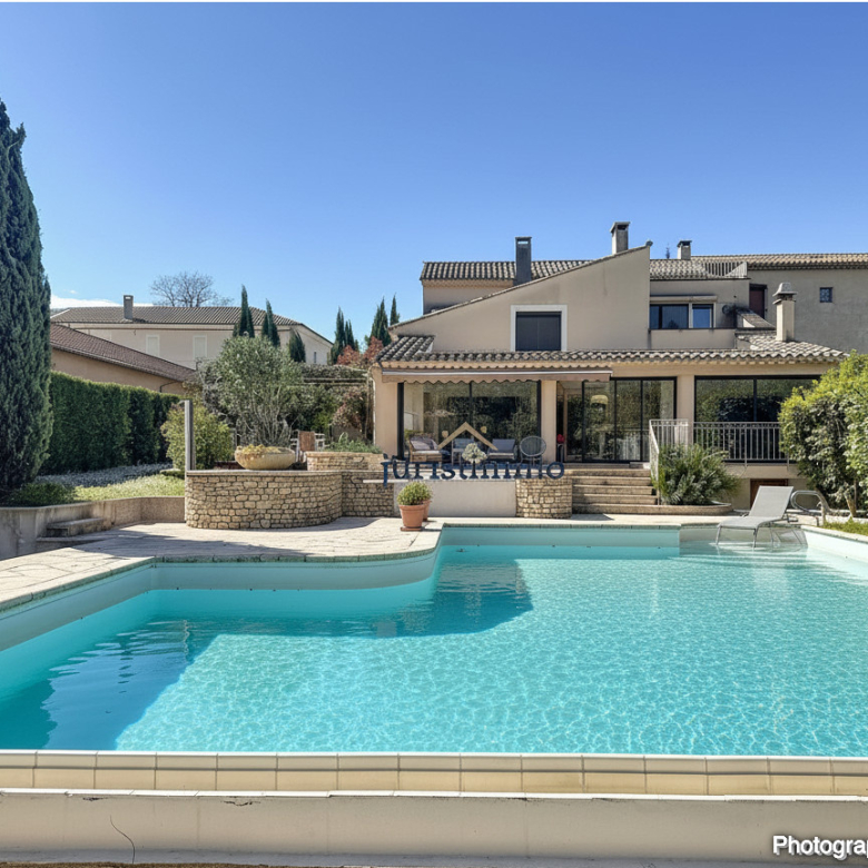 Caveirac – Villa contemporaine de 231m2 avec piscine aux por
