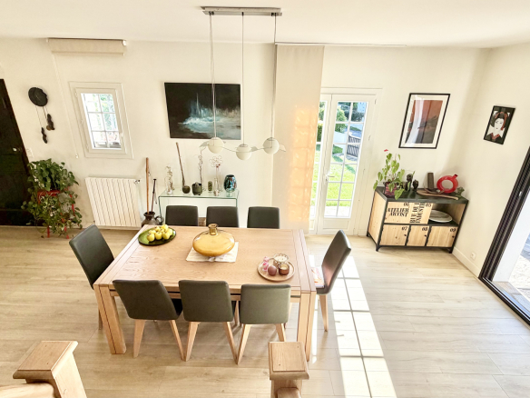 EXCLUSIVE! House with a view of La Rhune and a large basement, just steps from