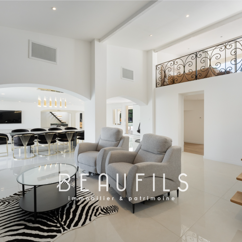 Elegant 8-hectare property in the heart of Provence.