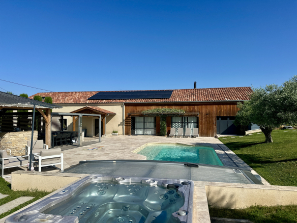 Villeneuve-sur-Lot: Elegance, comfort and the art of living