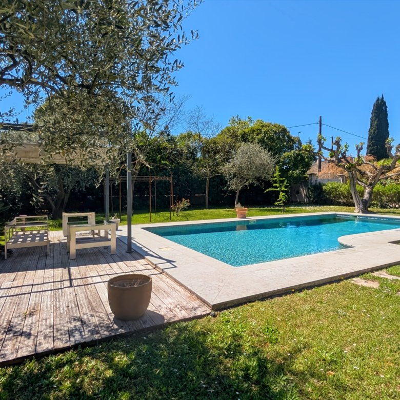 Superbe Propriété Familiale de charme de 310 m² avec piscine et magnifique jardin arboré ? Yerres (91)