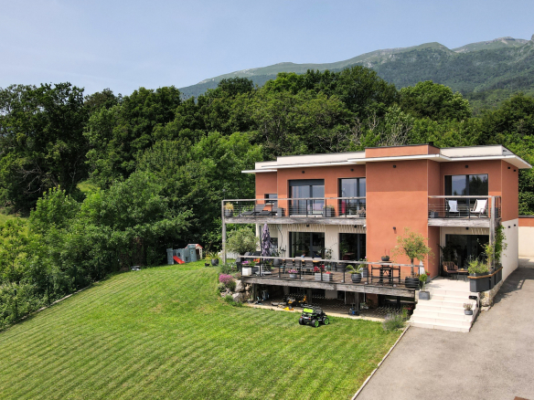 10-Room House, 375 m2
