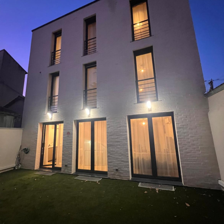 Maison de 157 m2 avec piscine et vue panoramique sur la Rhun
